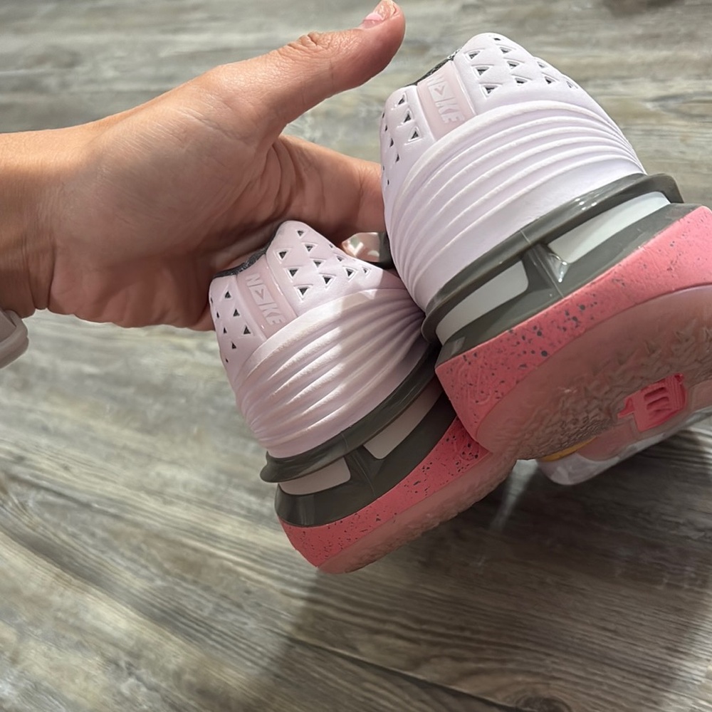 Stylish Pink Women's Shoes - Picture 3 of 5